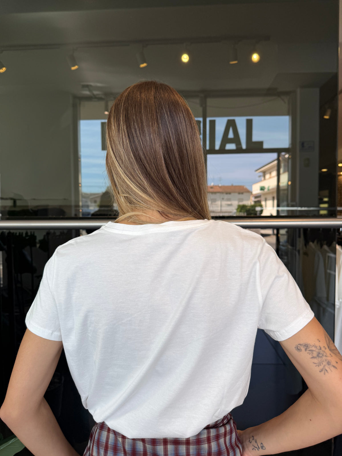 T-shirt con orsetto invernale