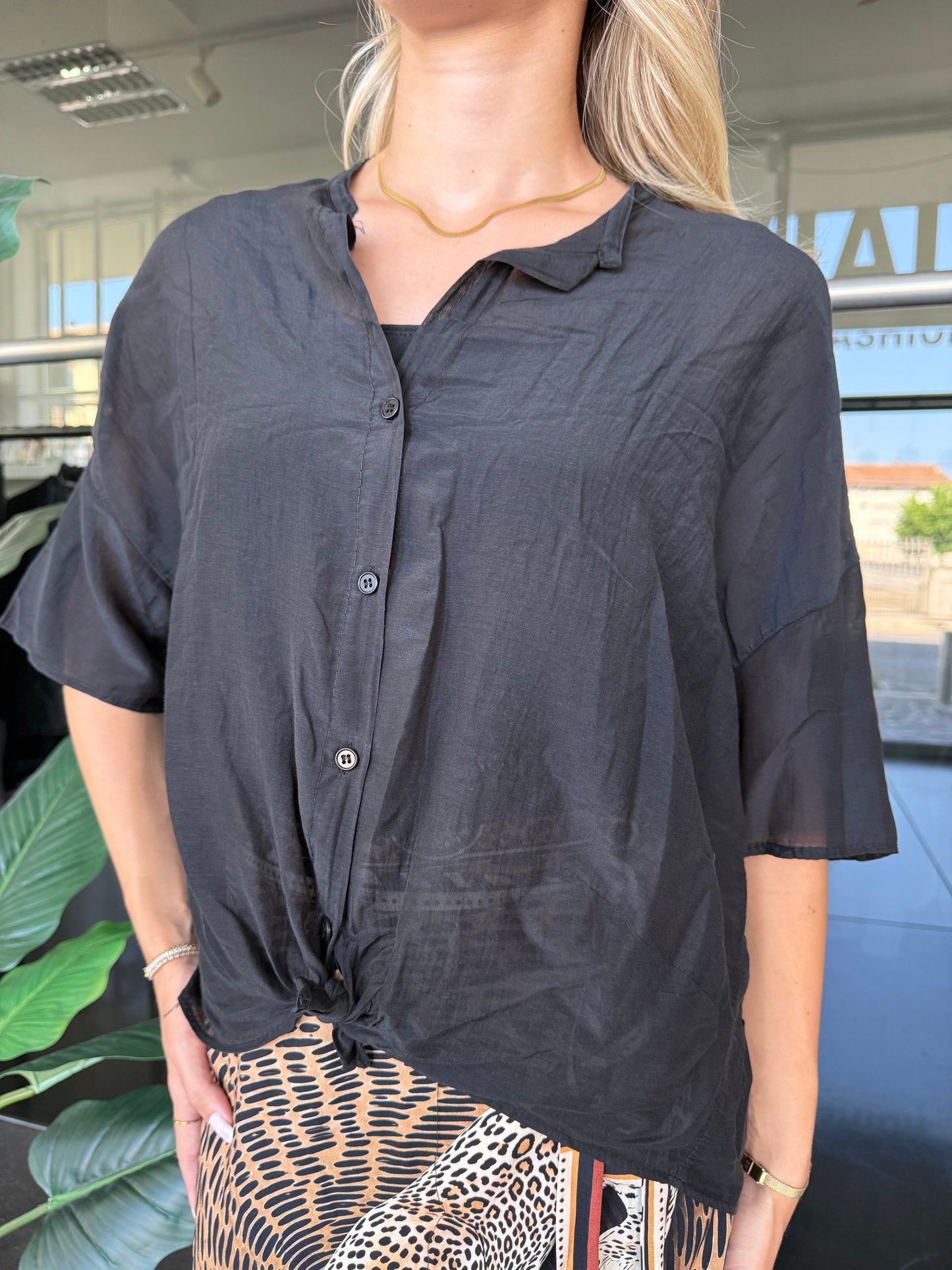 Camicia in mussola nera