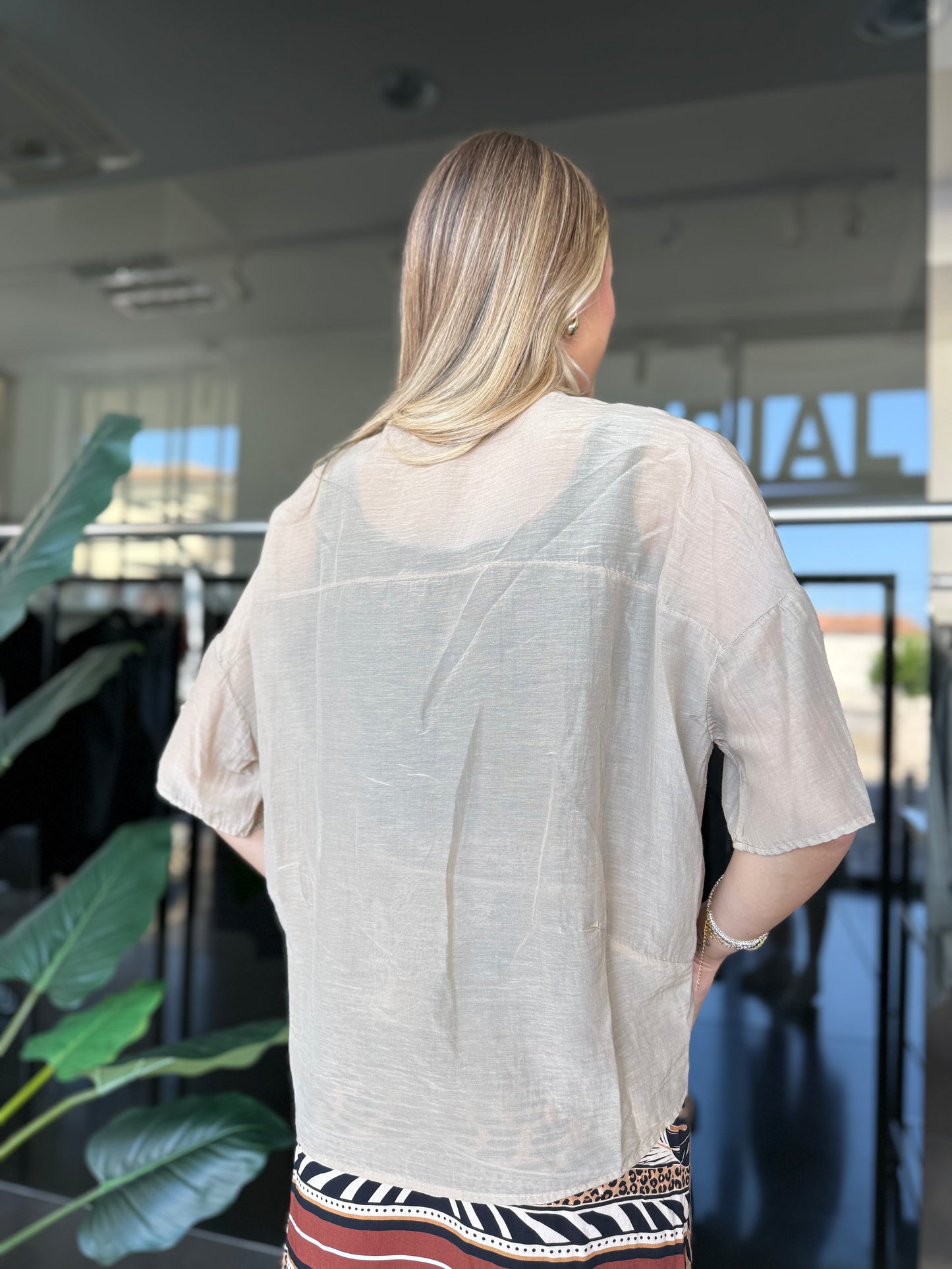 Camicia in mussola beige