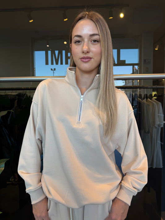 Felpa con zip garzata