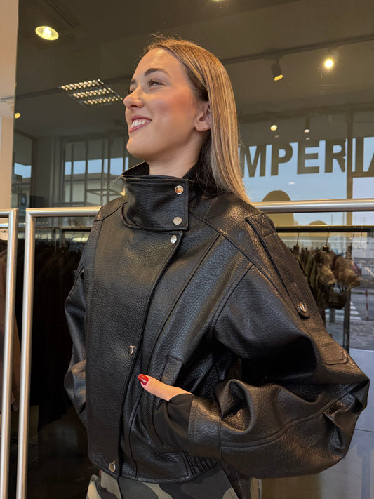 Bomber ecopelle nero con collo alto