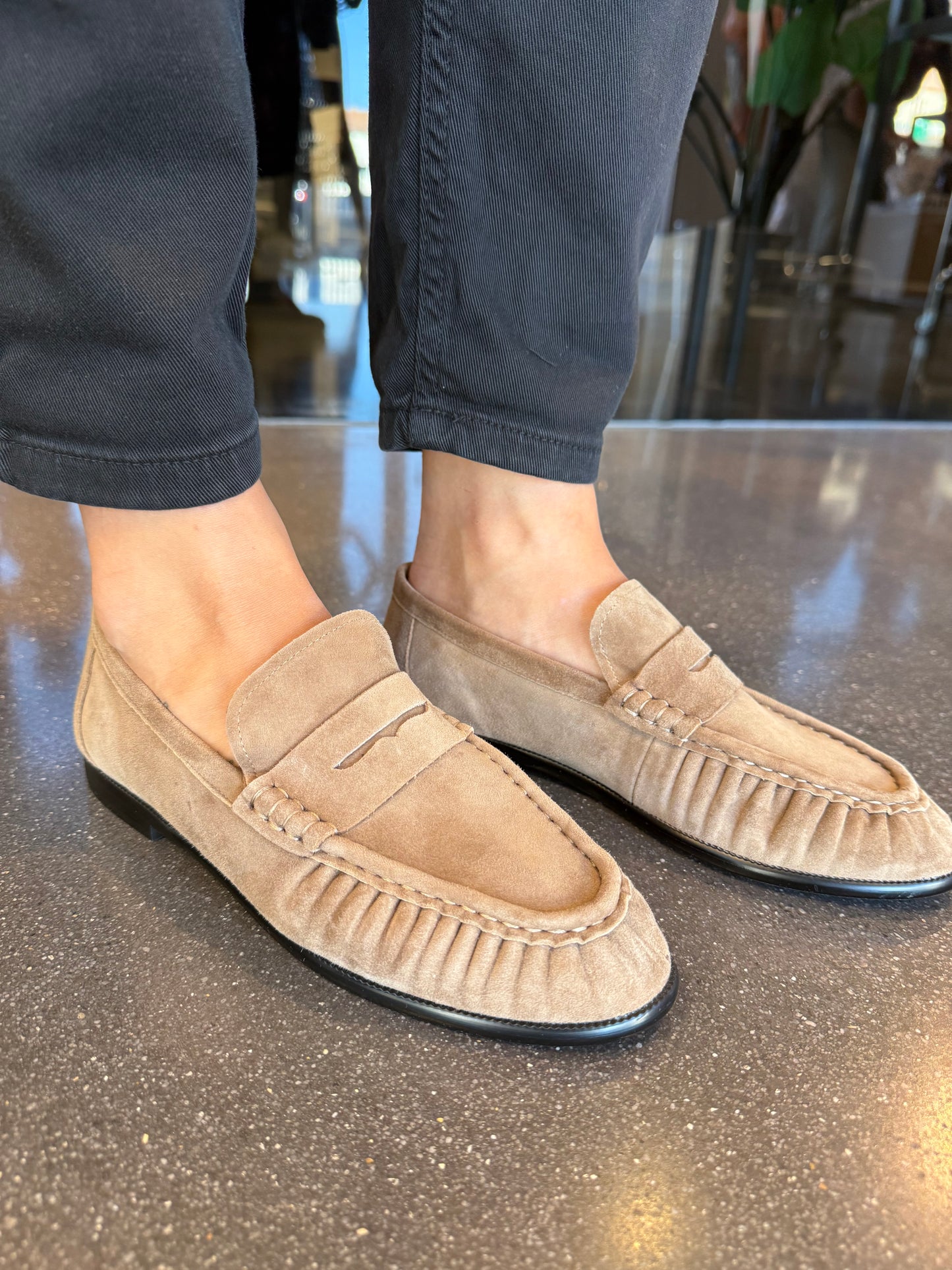 Ovyé mocassino in suede - dark taupe