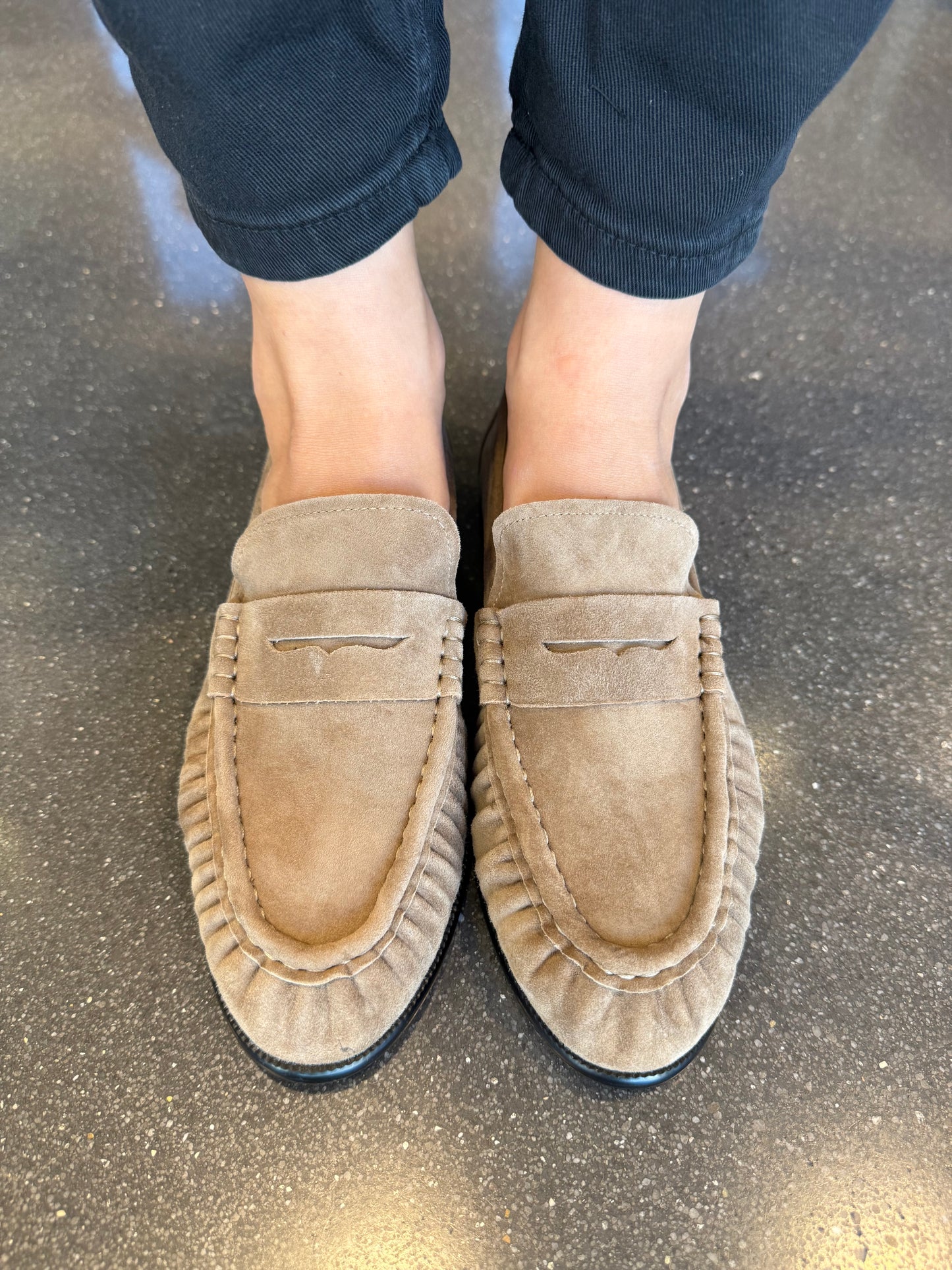 Ovyé mocassino in suede - dark taupe