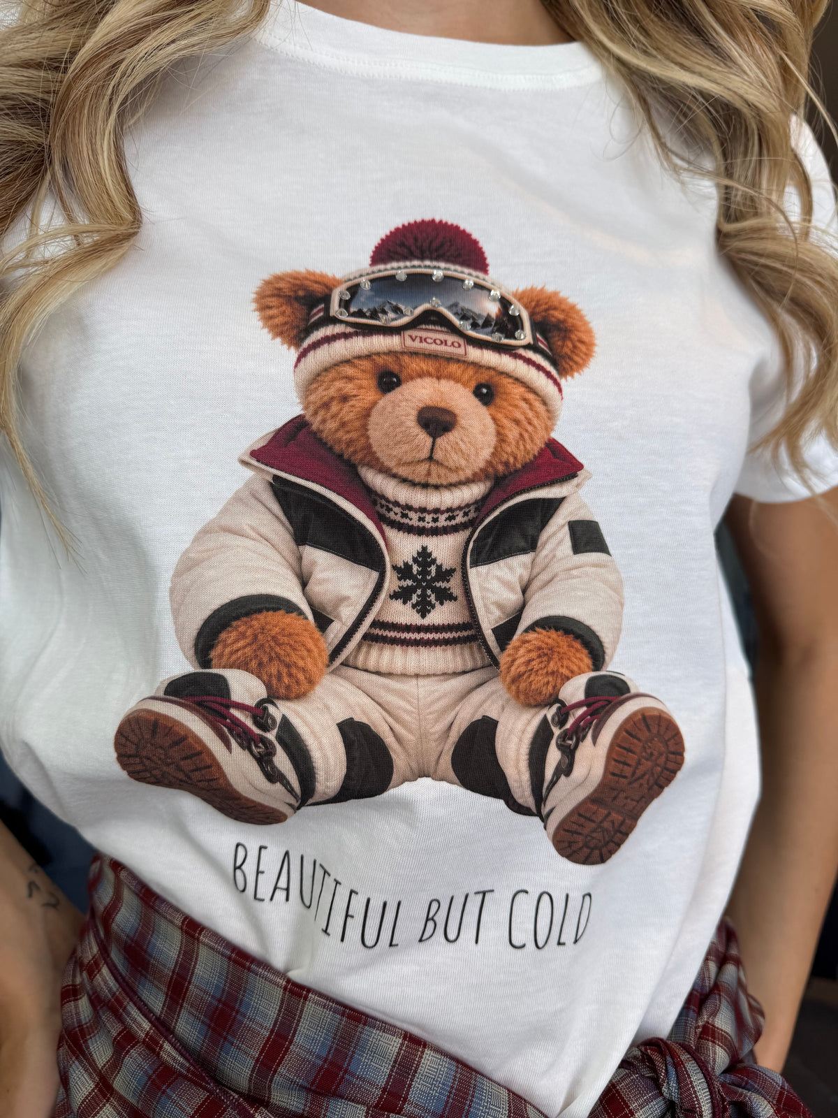 T-shirt con orsetto invernale