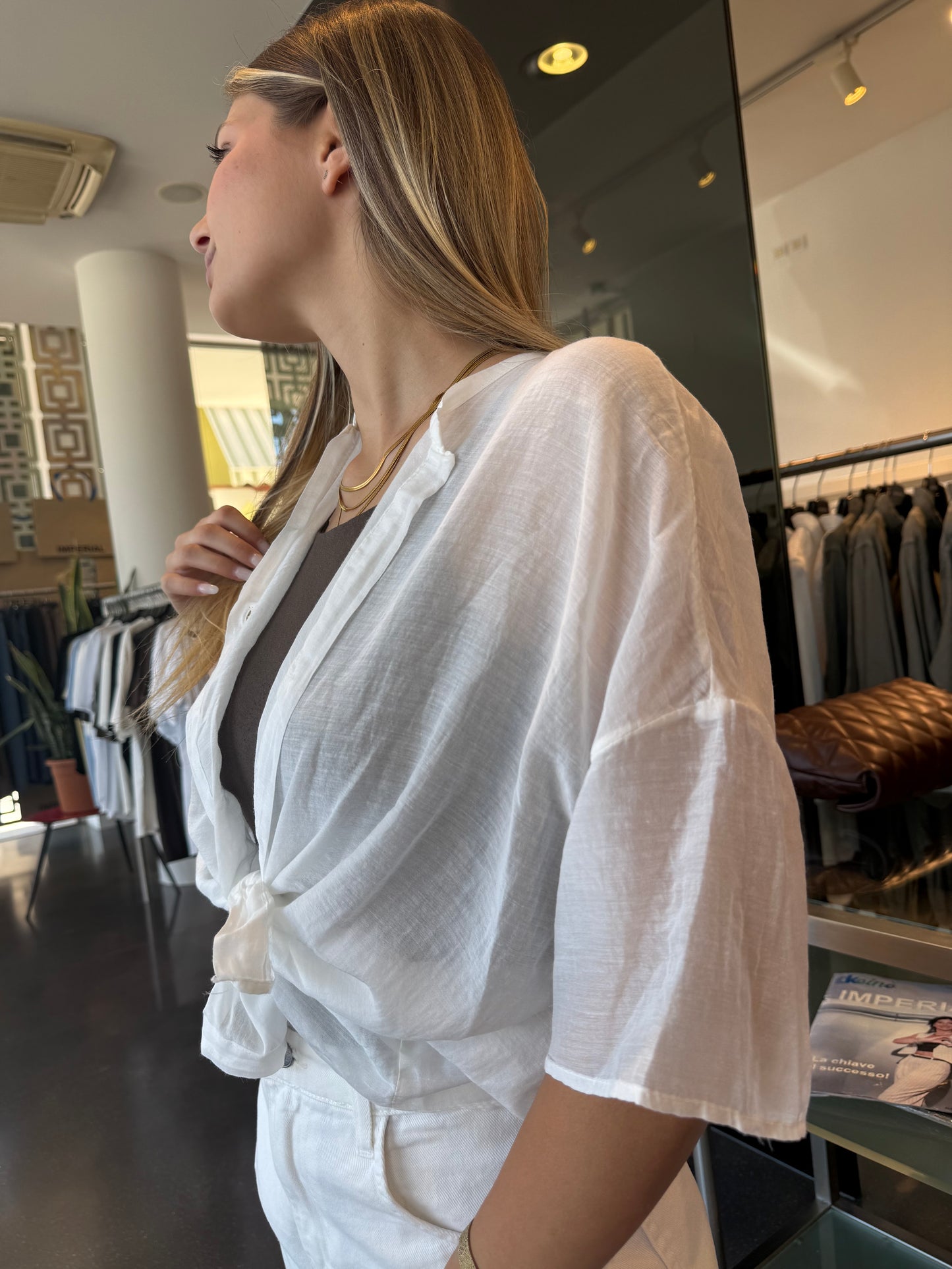 Camicia in mussola bianca