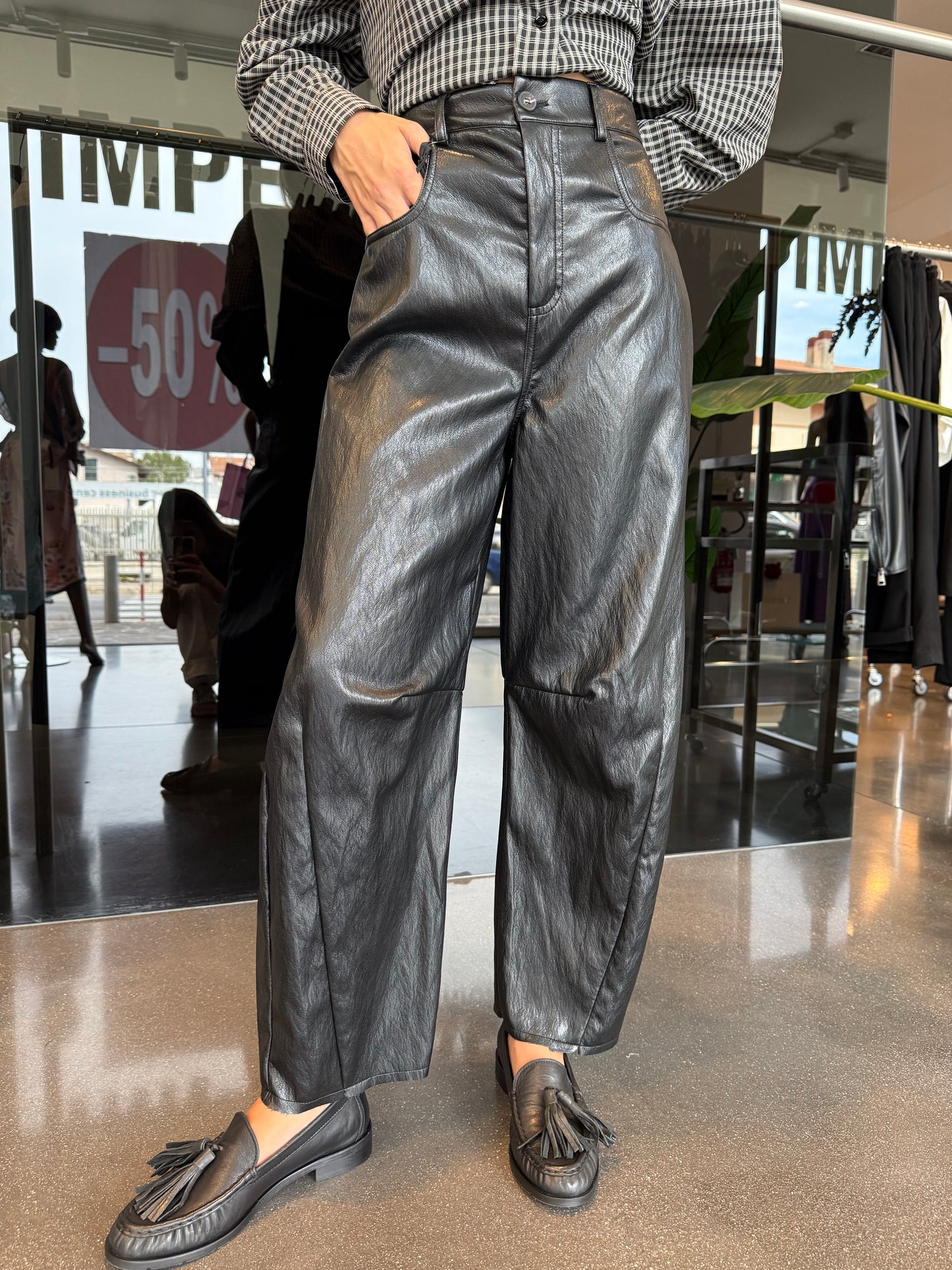 Pantalone in ecopelle barrel