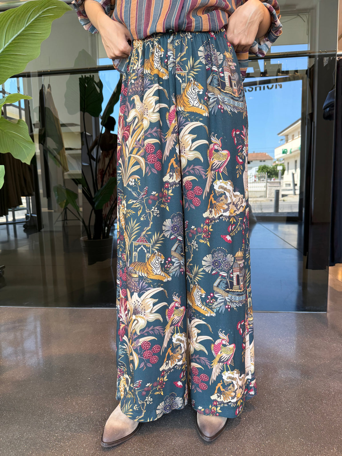 Pantalone con elastico stampa cina
