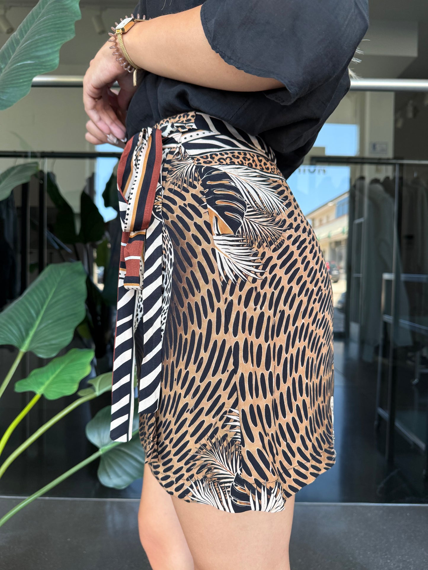 gonna pareo corta con tigre