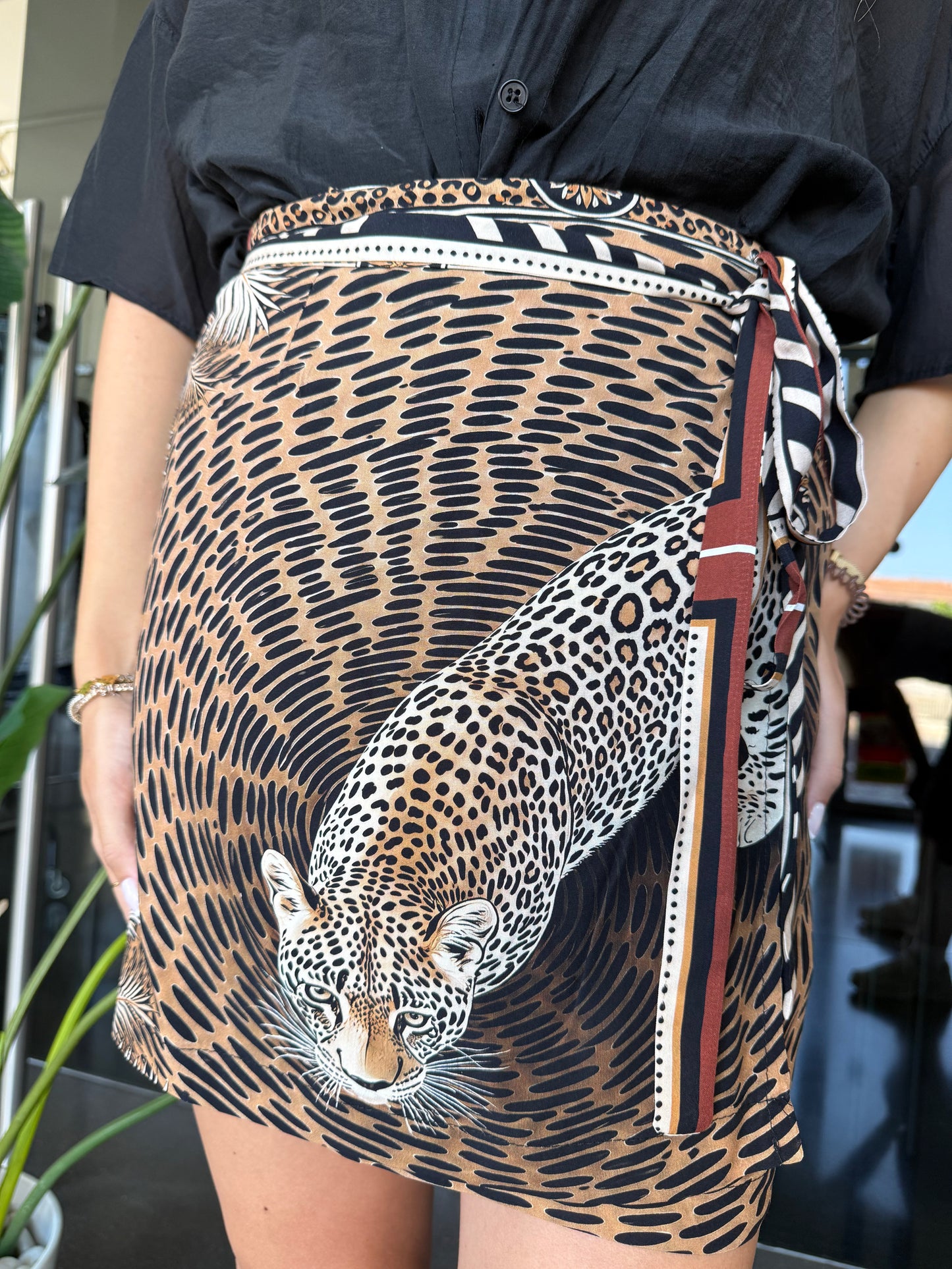 gonna pareo corta con tigre